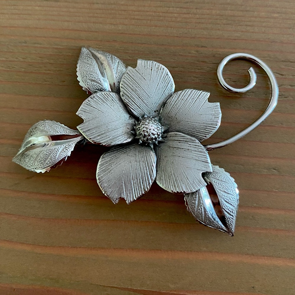 Bond Boyd sterling Dogwood flower brooch